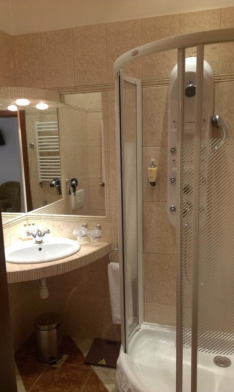 טארנאו Hotel Bristol חדר תמונה