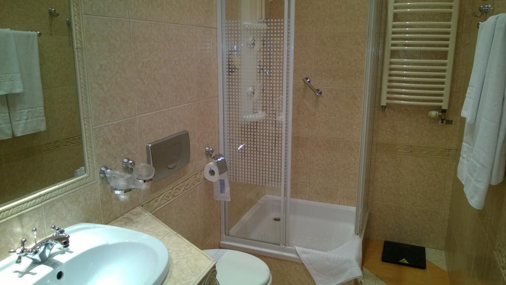 טארנאו Hotel Bristol מראה חיצוני תמונה