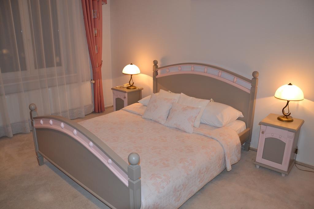 טארנאו Hotel Bristol מראה חיצוני תמונה