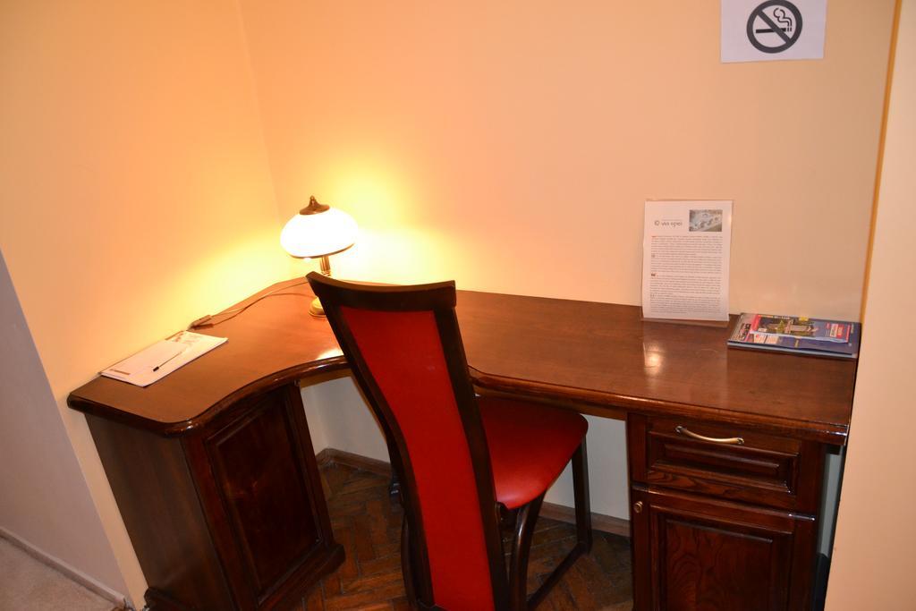 טארנאו Hotel Bristol מראה חיצוני תמונה